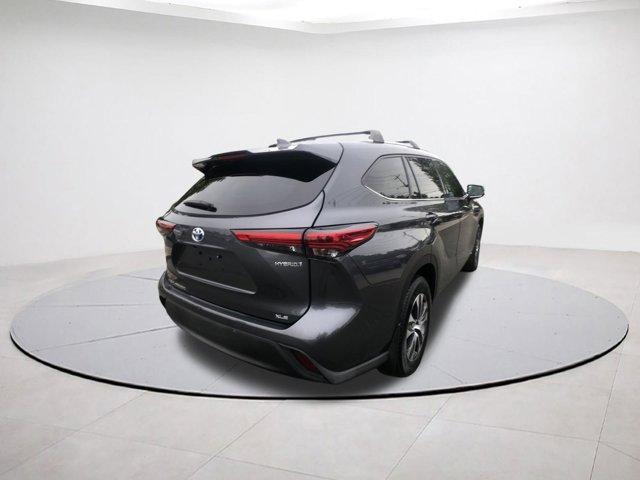used 2021 Toyota Highlander Hybrid car, priced at $29,395