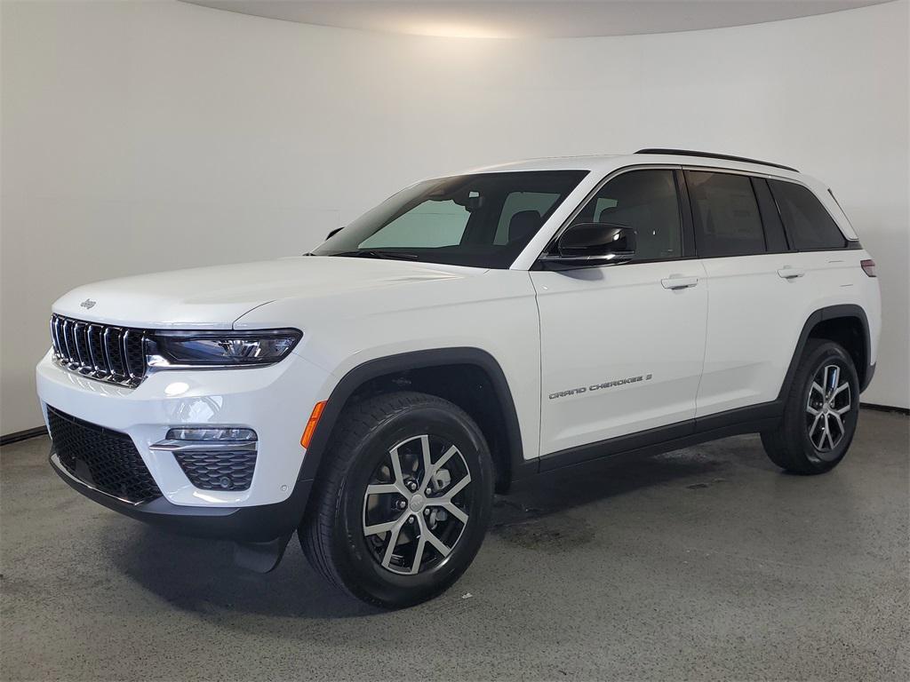 new 2025 Jeep Grand Cherokee car, priced at $45,583