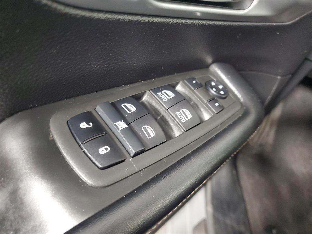 used 2022 Chrysler Pacifica car, priced at $25,388