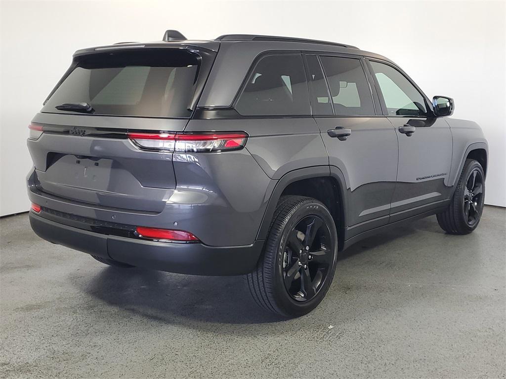 new 2025 Jeep Grand Cherokee car, priced at $42,725