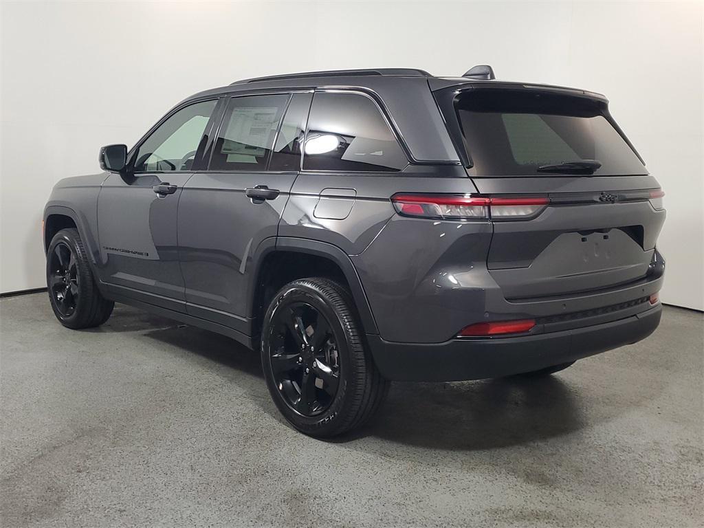new 2025 Jeep Grand Cherokee car, priced at $42,725
