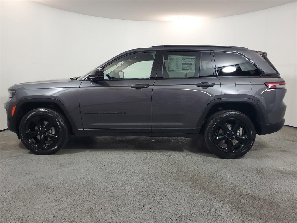 new 2025 Jeep Grand Cherokee car, priced at $42,725