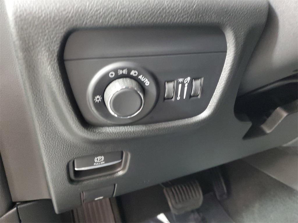 new 2025 Jeep Grand Cherokee car, priced at $42,725