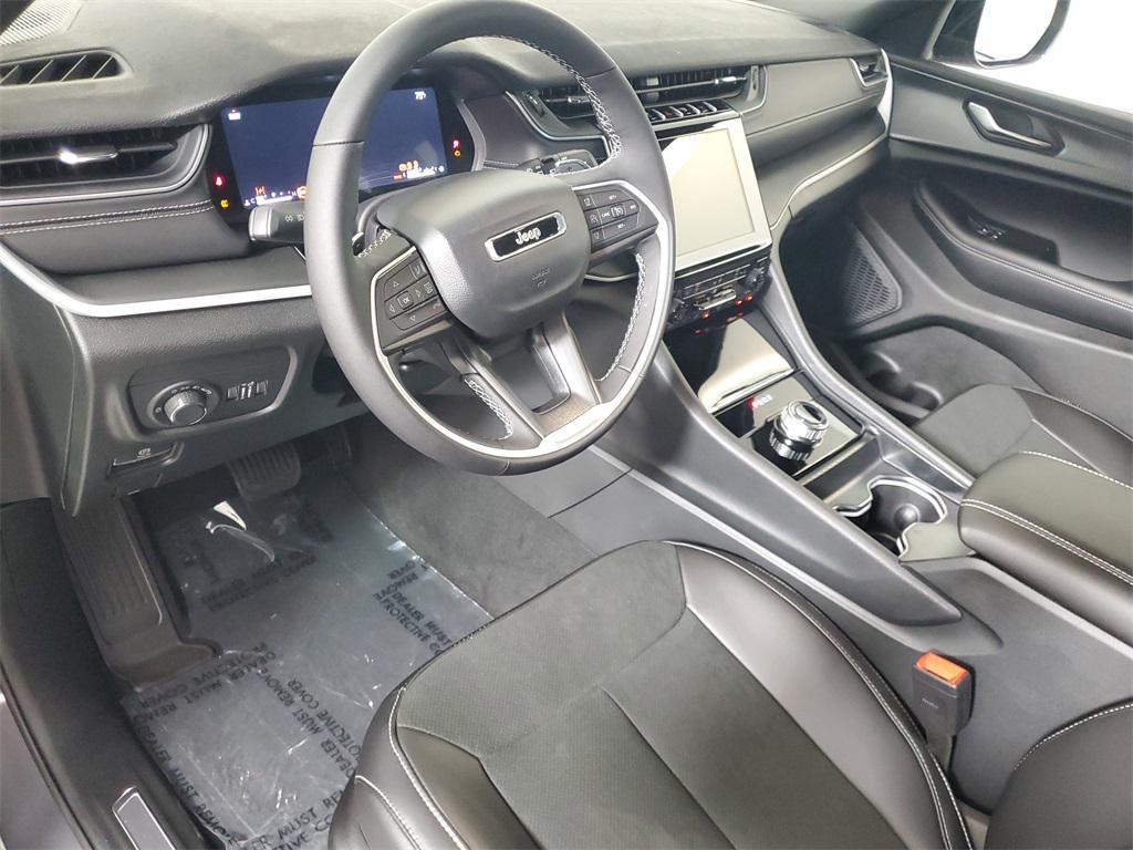 new 2025 Jeep Grand Cherokee car, priced at $42,725