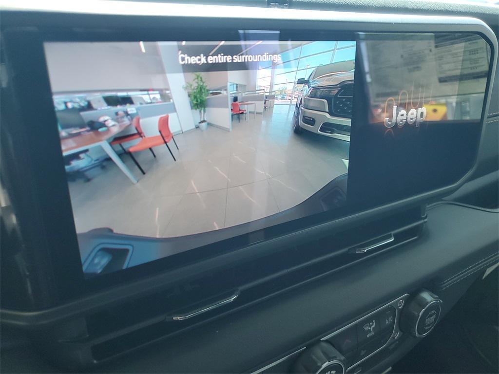 new 2025 Jeep Gladiator car, priced at $46,857