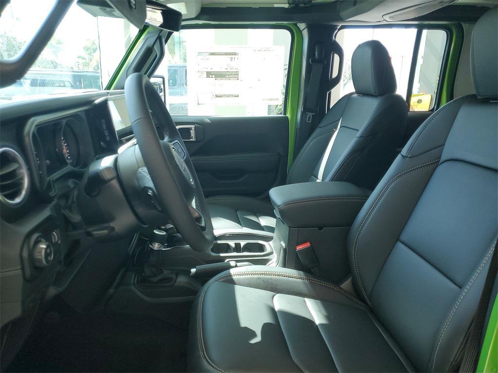 new 2025 Jeep Gladiator car, priced at $46,857