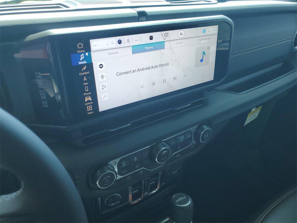 new 2025 Jeep Gladiator car, priced at $46,857