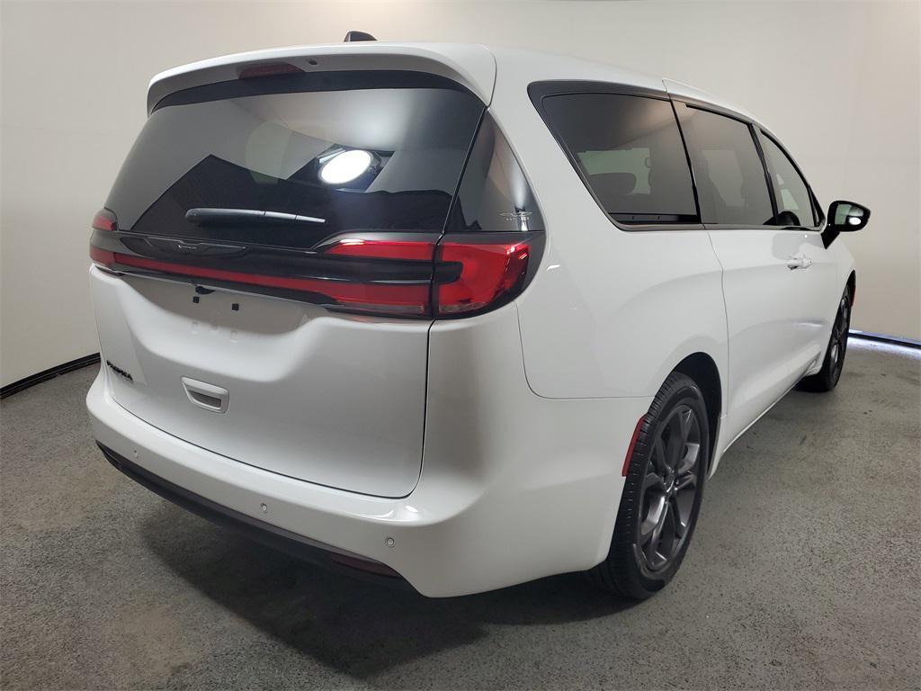 new 2026 Chrysler Pacifica car, priced at $45,610