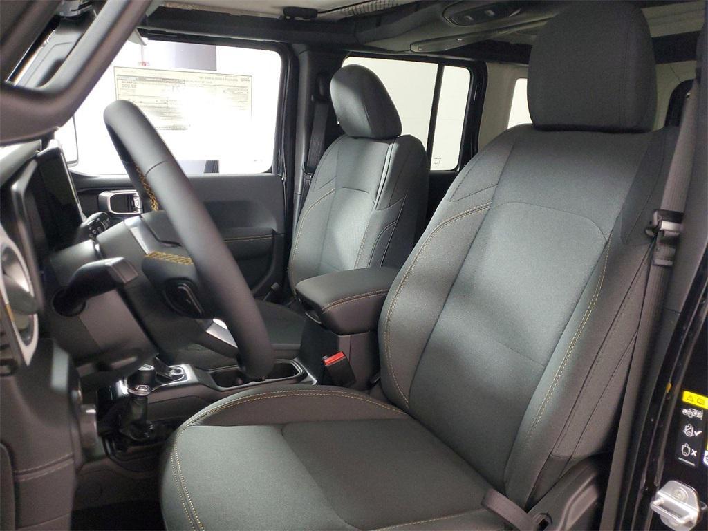 new 2025 Jeep Wrangler car, priced at $46,458