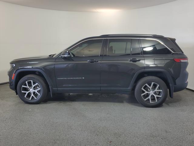 used 2023 Jeep Grand Cherokee car, priced at $28,088