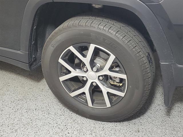 used 2023 Jeep Grand Cherokee car, priced at $28,088