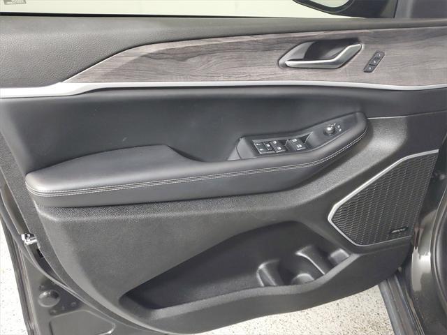 used 2023 Jeep Grand Cherokee car, priced at $28,088