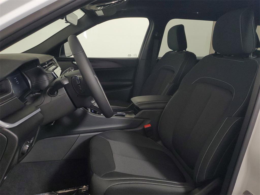 new 2025 Jeep Grand Cherokee L car, priced at $39,161