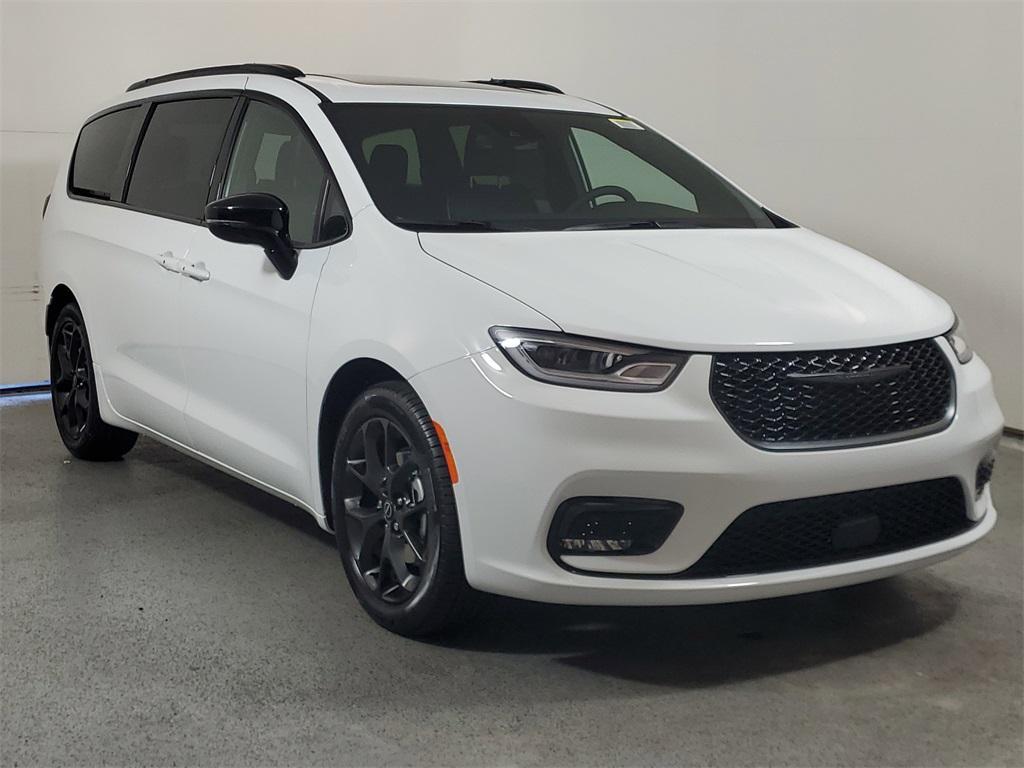 new 2026 Chrysler Pacifica car, priced at $46,822