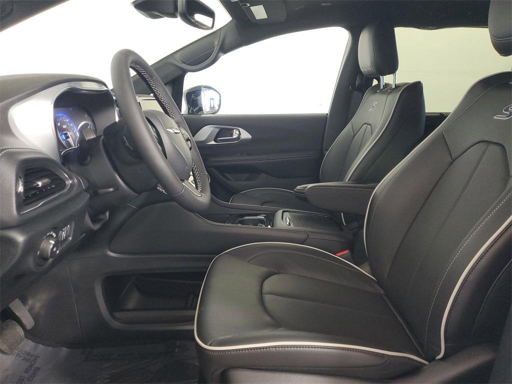 new 2026 Chrysler Pacifica car, priced at $46,822