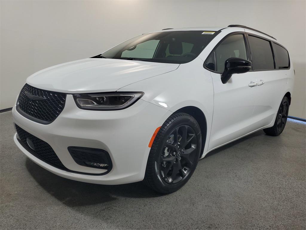 new 2026 Chrysler Pacifica car, priced at $46,822