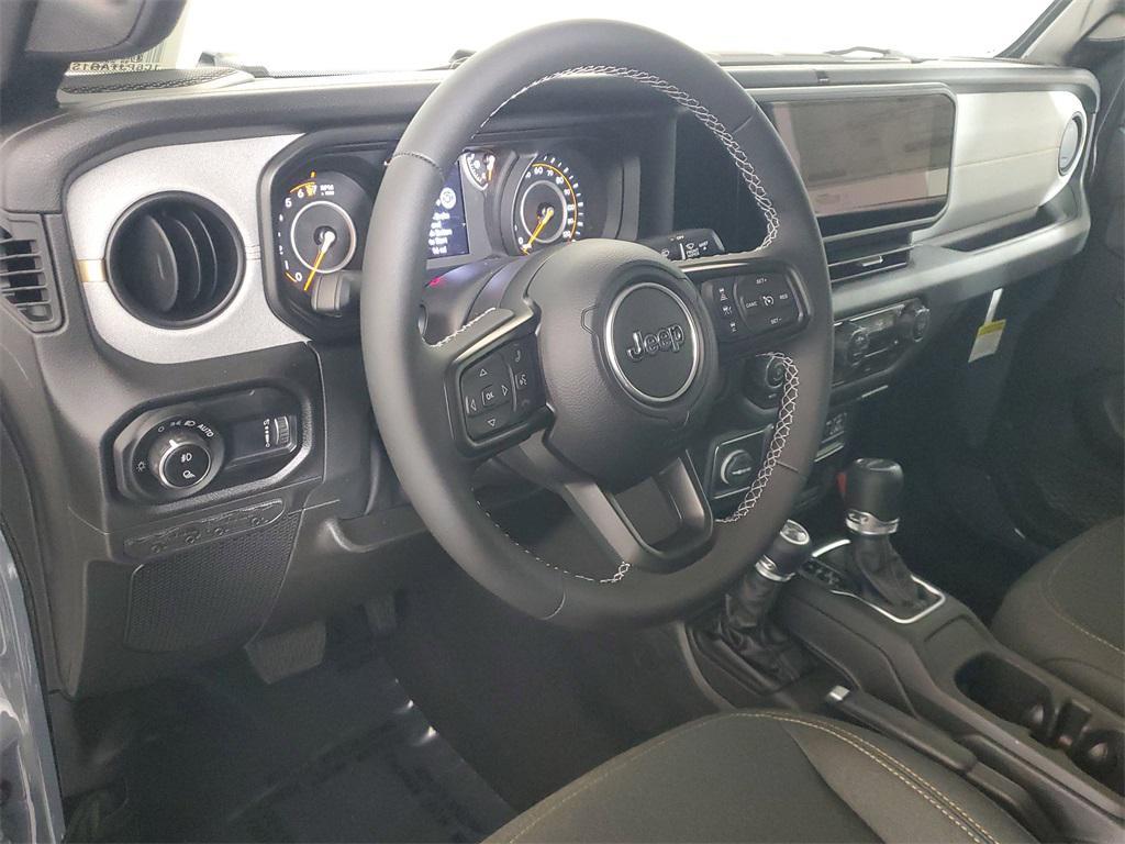 new 2025 Jeep Gladiator car, priced at $39,975
