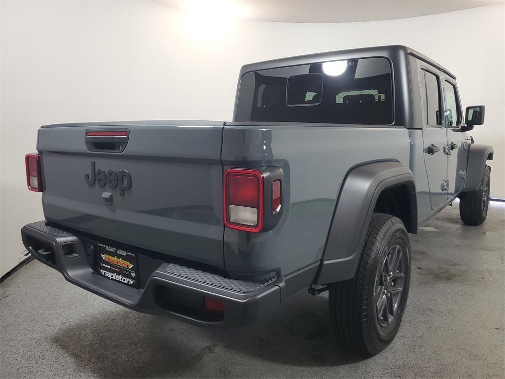 new 2025 Jeep Gladiator car, priced at $39,975