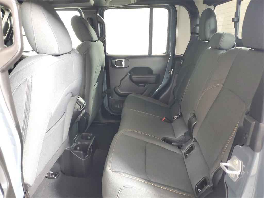 new 2025 Jeep Gladiator car, priced at $39,975