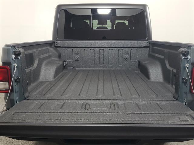 new 2025 Jeep Gladiator car, priced at $43,063