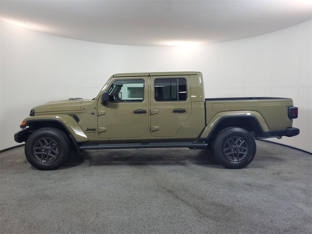 new 2025 Jeep Gladiator car, priced at $42,783