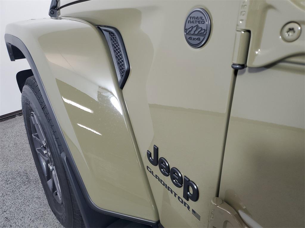 new 2025 Jeep Gladiator car, priced at $42,783