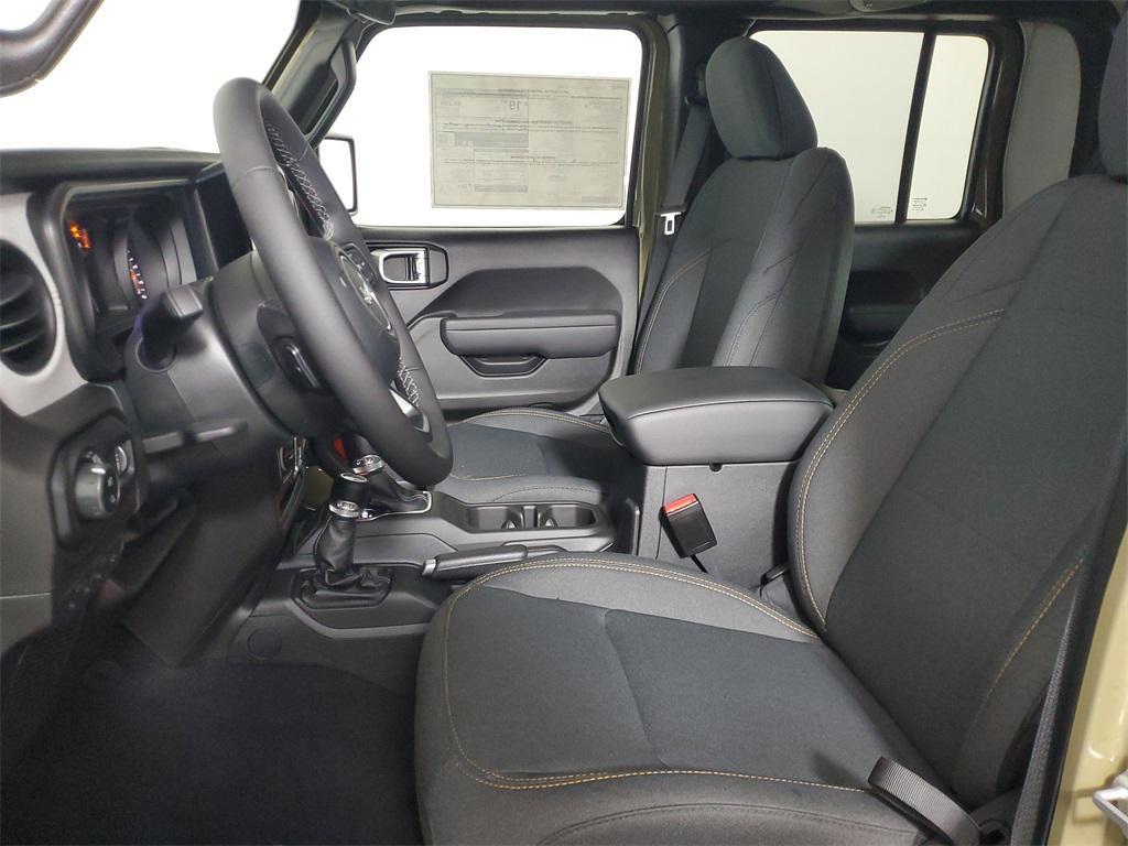 new 2025 Jeep Gladiator car, priced at $42,783