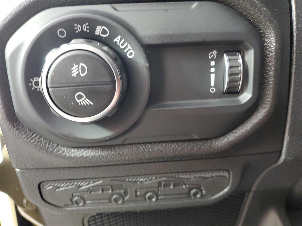 new 2025 Jeep Gladiator car, priced at $42,783