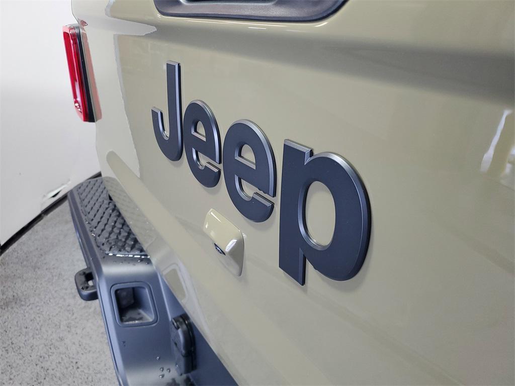 new 2025 Jeep Gladiator car, priced at $42,783