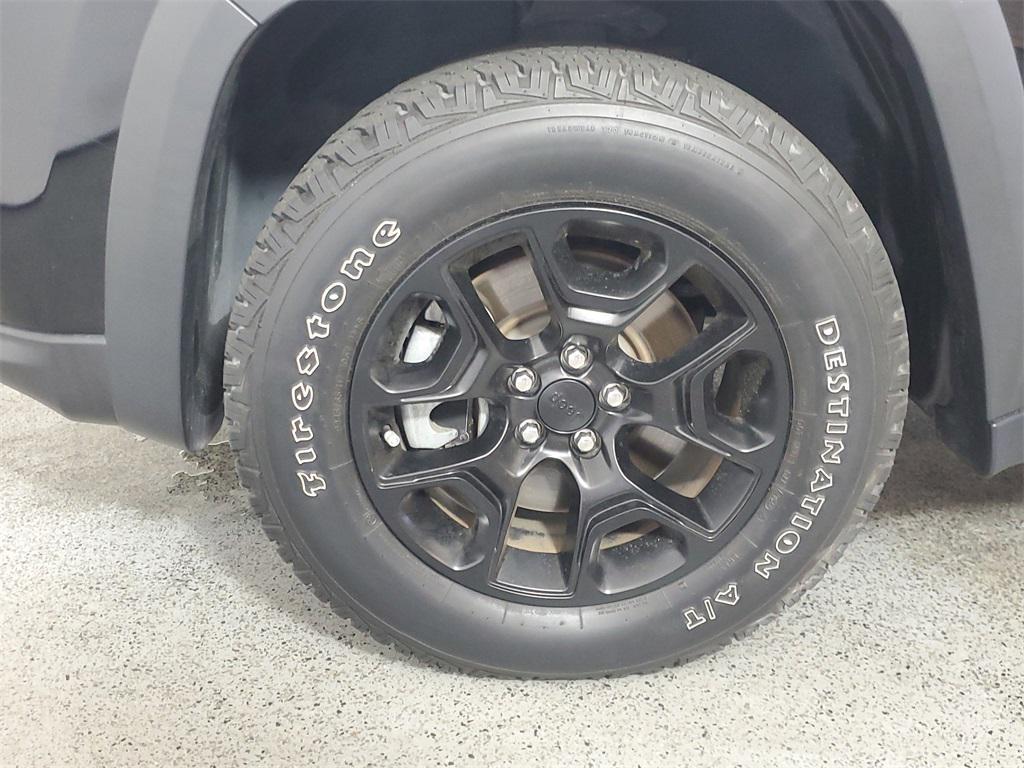 used 2022 Jeep Cherokee car, priced at $21,188