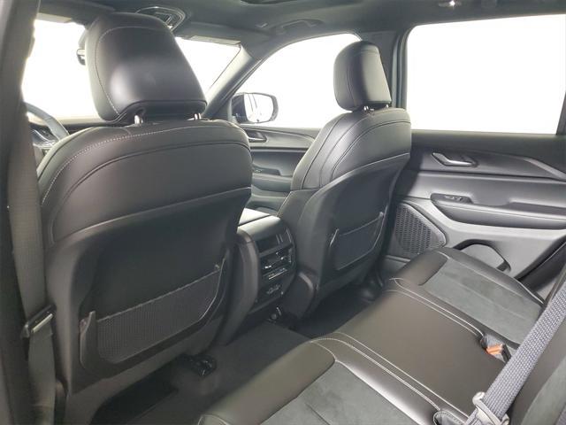 new 2025 Jeep Grand Cherokee car, priced at $47,625
