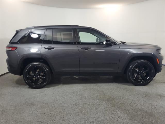 new 2025 Jeep Grand Cherokee car, priced at $47,625