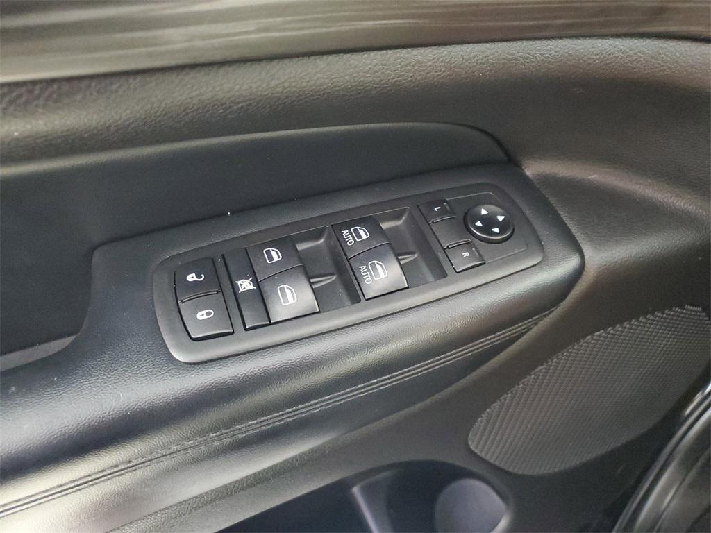 used 2021 Jeep Grand Cherokee car, priced at $14,977
