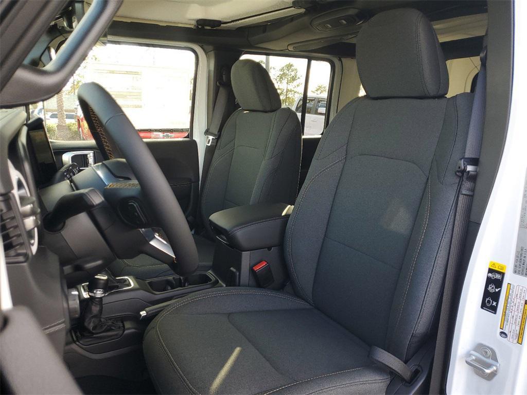 new 2025 Jeep Wrangler car, priced at $47,923