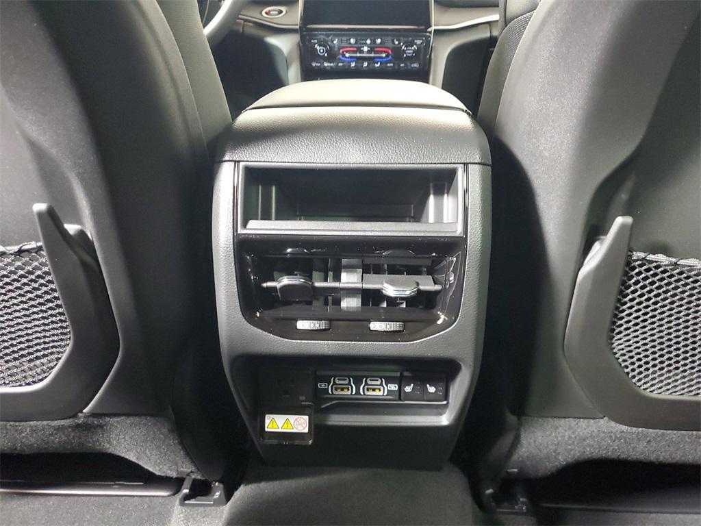 new 2025 Jeep Grand Cherokee car, priced at $52,522