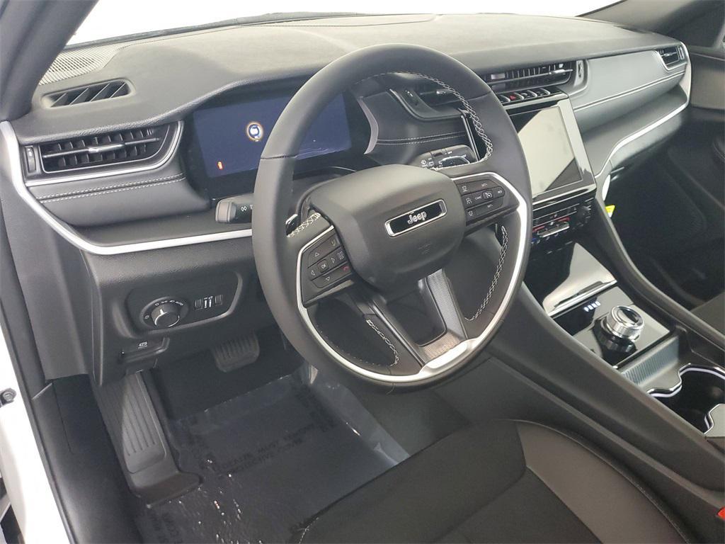 new 2025 Jeep Grand Cherokee car, priced at $40,367