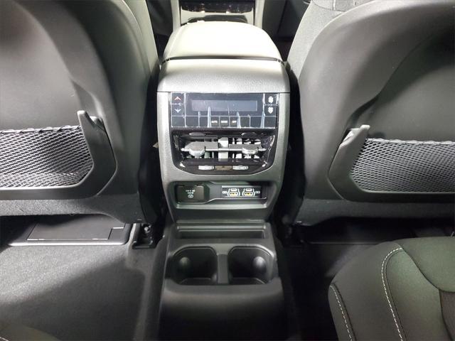 new 2025 Jeep Grand Cherokee L car, priced at $40,392