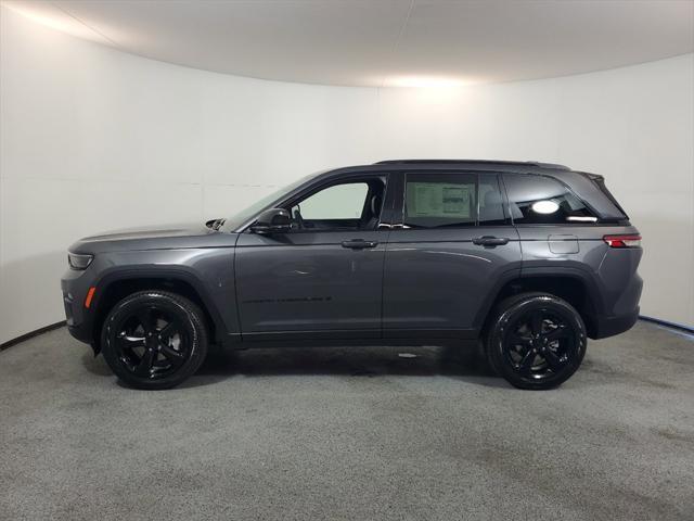 new 2025 Jeep Grand Cherokee car, priced at $43,599