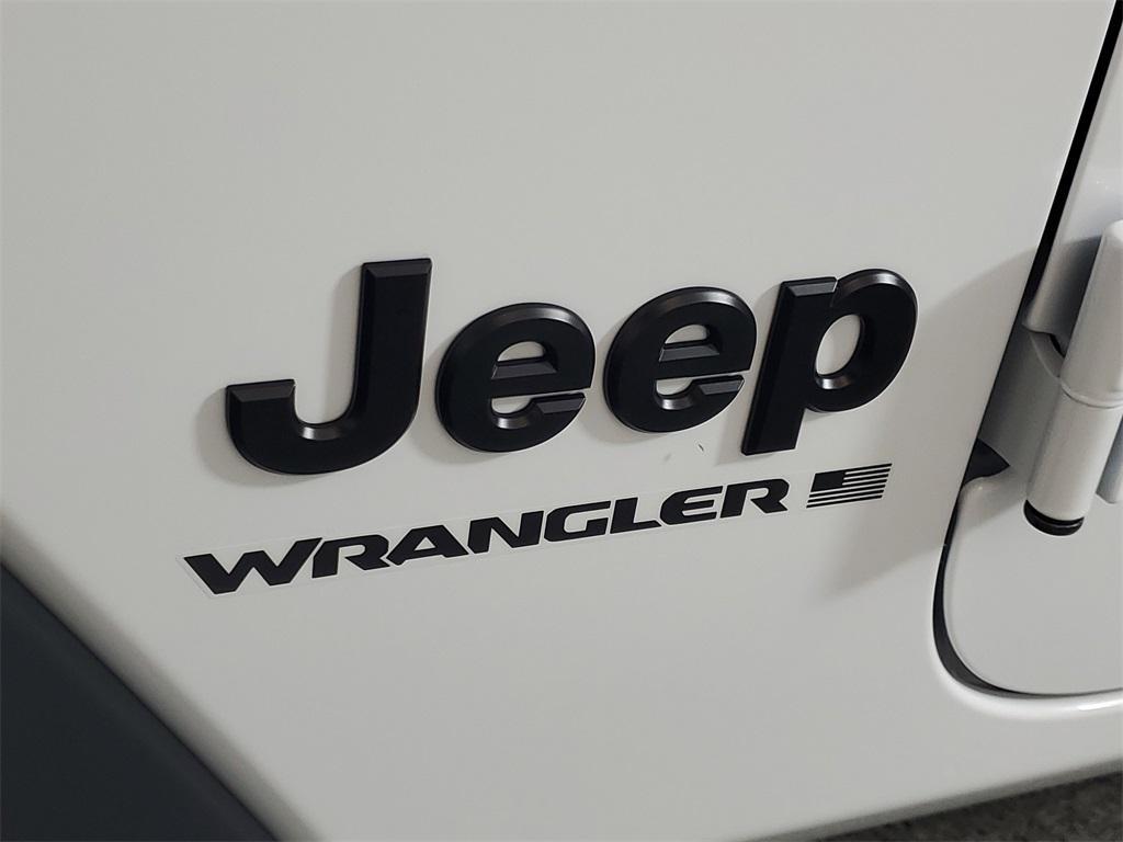new 2025 Jeep Wrangler car, priced at $46,704