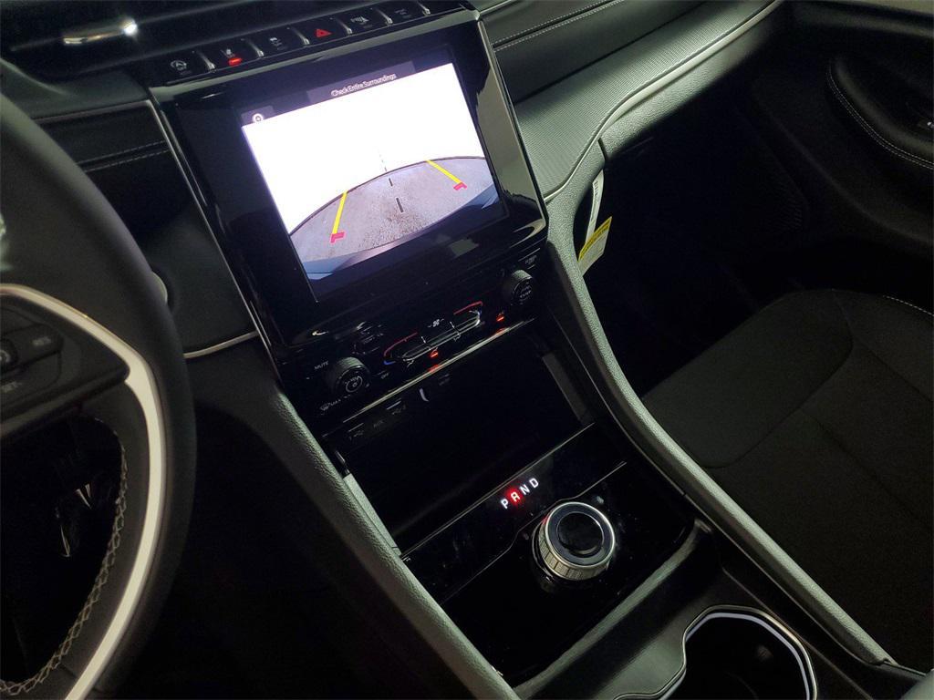new 2025 Jeep Grand Cherokee car, priced at $32,961