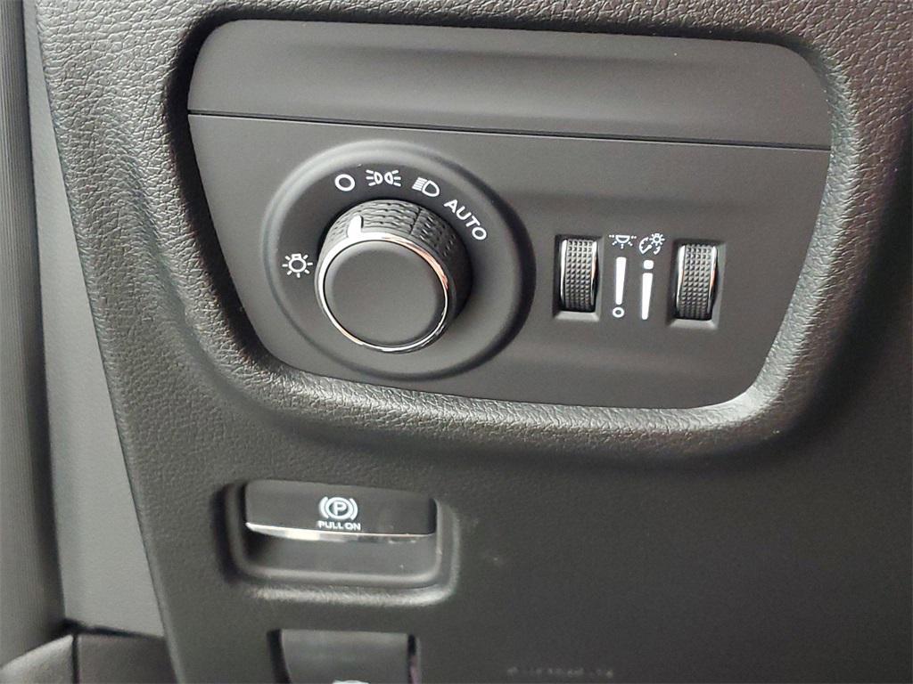 new 2025 Jeep Grand Cherokee car, priced at $32,961