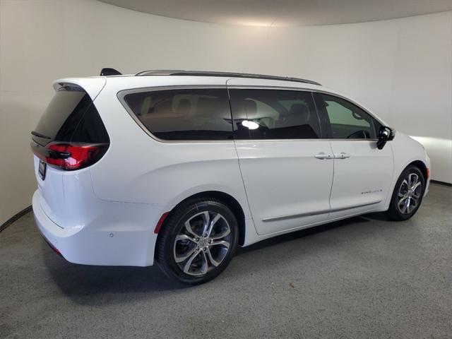 new 2025 Chrysler Pacifica car, priced at $51,311