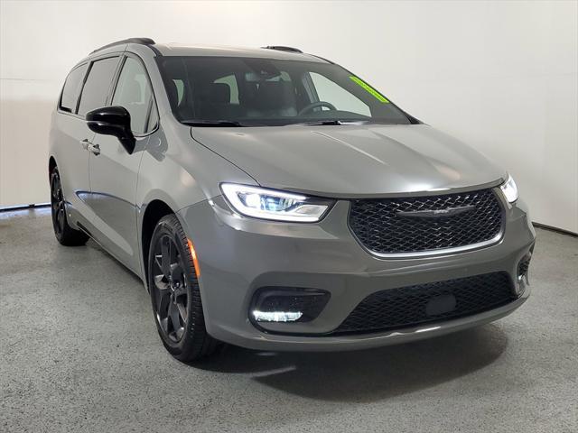 new 2024 Chrysler Pacifica car, priced at $43,112