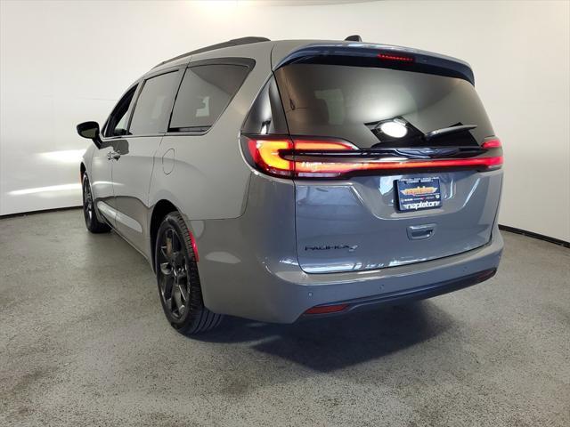 new 2024 Chrysler Pacifica car, priced at $43,112