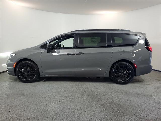 new 2024 Chrysler Pacifica car, priced at $43,112