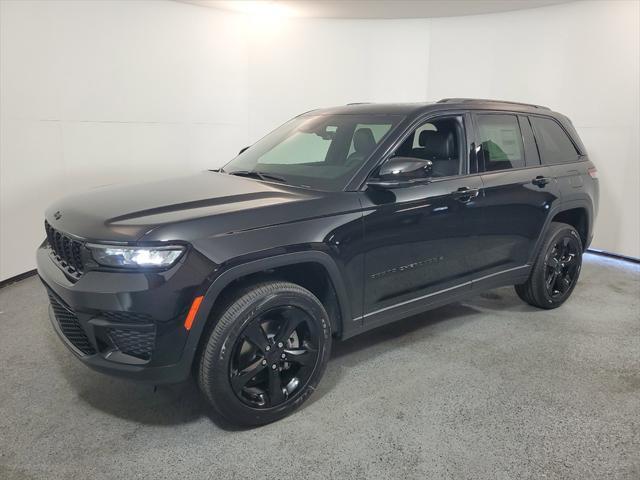 new 2025 Jeep Grand Cherokee car, priced at $42,703