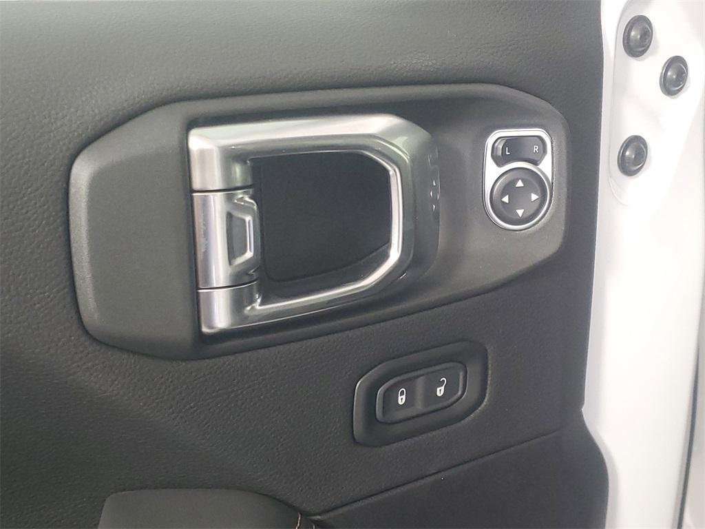 new 2025 Jeep Wrangler car, priced at $51,199