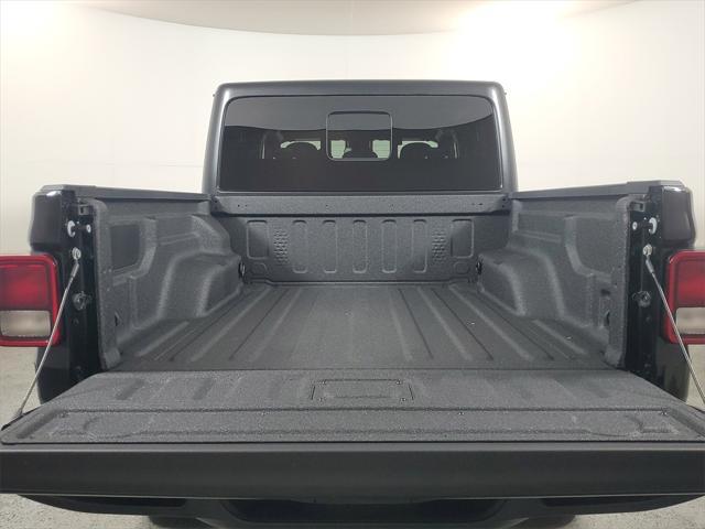 new 2025 Jeep Gladiator car, priced at $43,063
