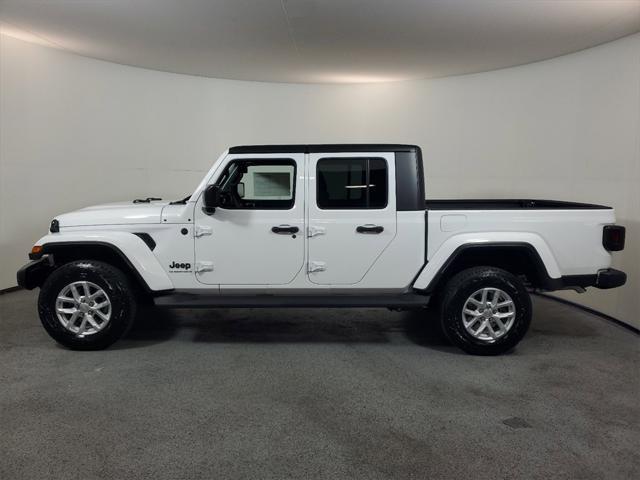 new 2023 Jeep Gladiator car, priced at $47,993