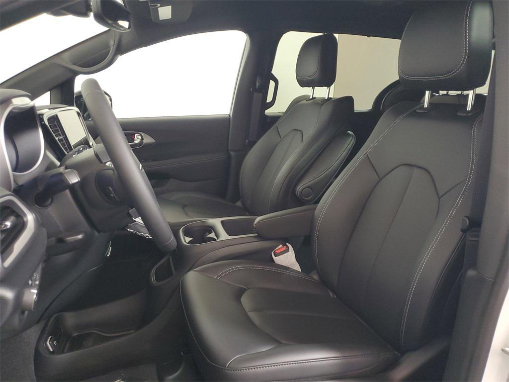 new 2025 Chrysler Pacifica car, priced at $45,400